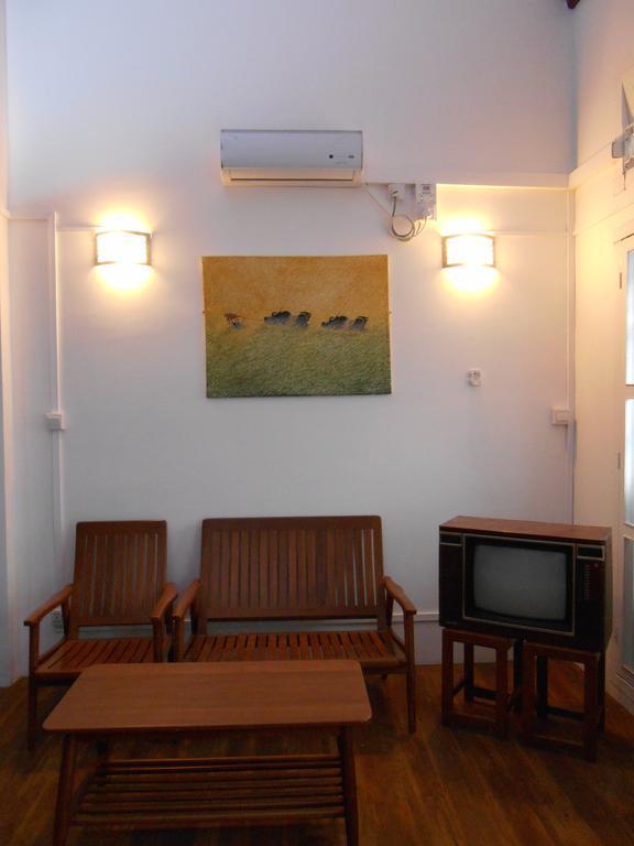 Four Rivers Youth Hostel Yangon Luaran gambar