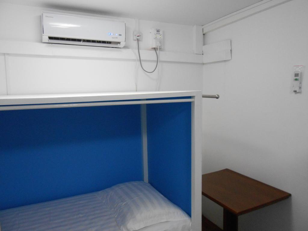 Four Rivers Youth Hostel Yangon Bilik gambar