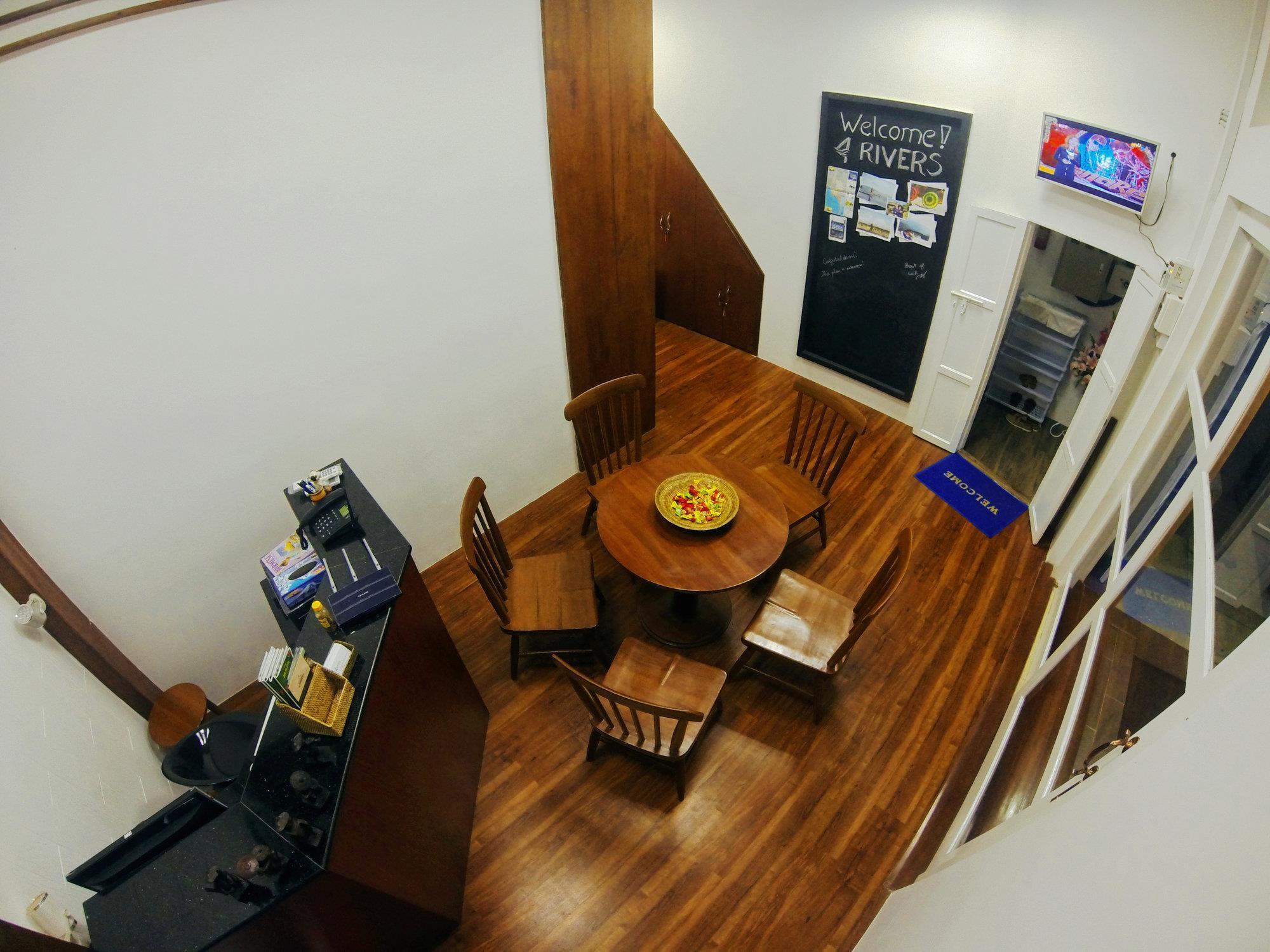 Four Rivers Youth Hostel Yangon Luaran gambar