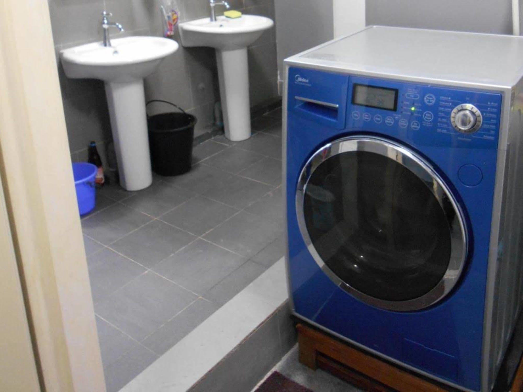 Four Rivers Youth Hostel Yangon Luaran gambar
